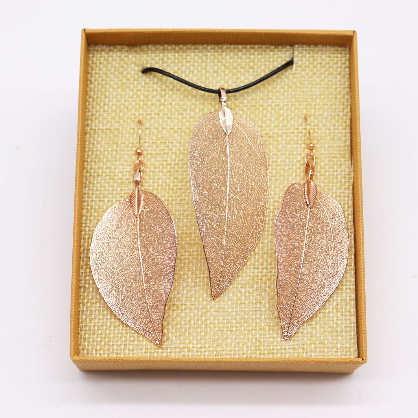 Conjunto de collar y aretes - Hoja de valor
